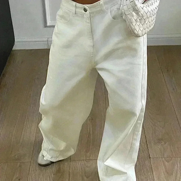 White Casual Women's Solid Color Loose Denim Pants - Picture 5 of 9